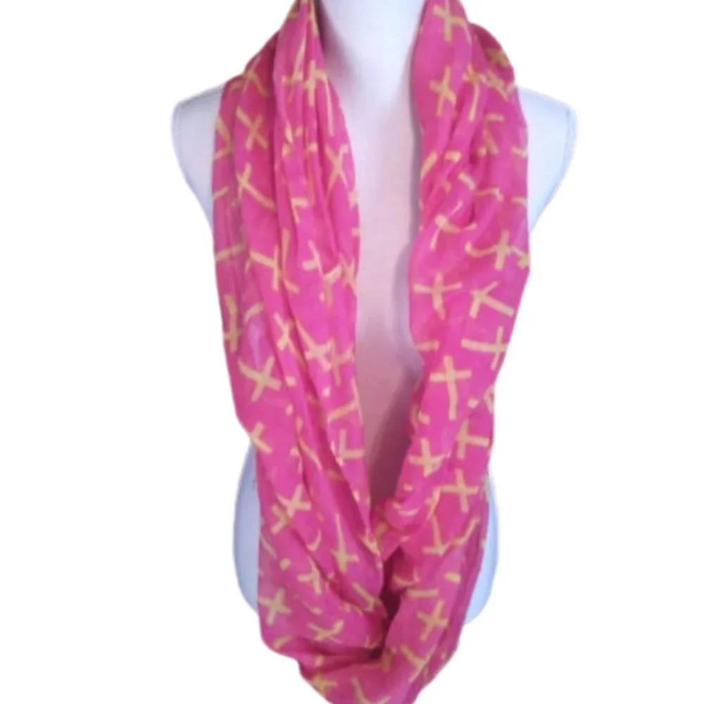 Cross Pattern Infinity Scarf - Picture 2 of 5